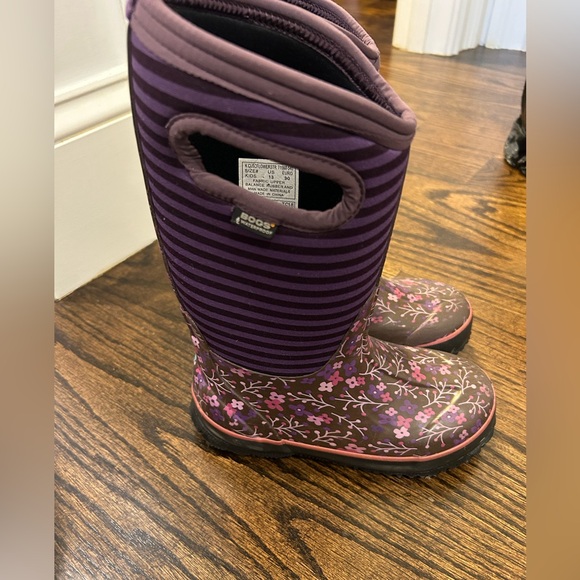 Bogs girls snow boots, Size 13. - Picture 2 of 9